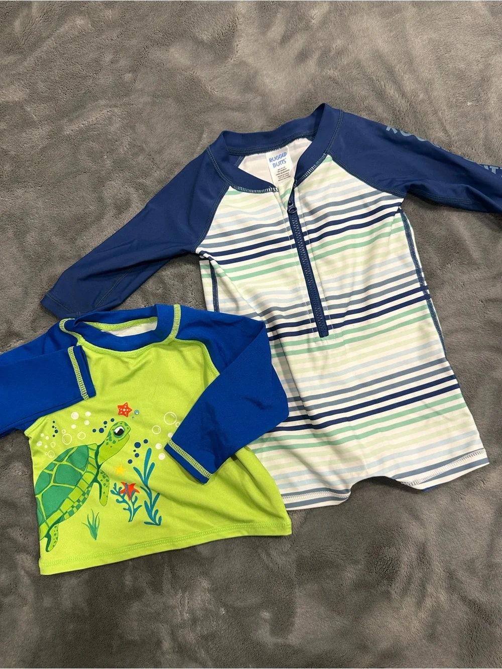 wonder nation Navy, Blue & Lime Kids Two-Piece Rashguard Swim Set with Turtle